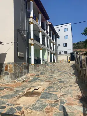 2bdrm Apartment in West Hills Mall Area for rent