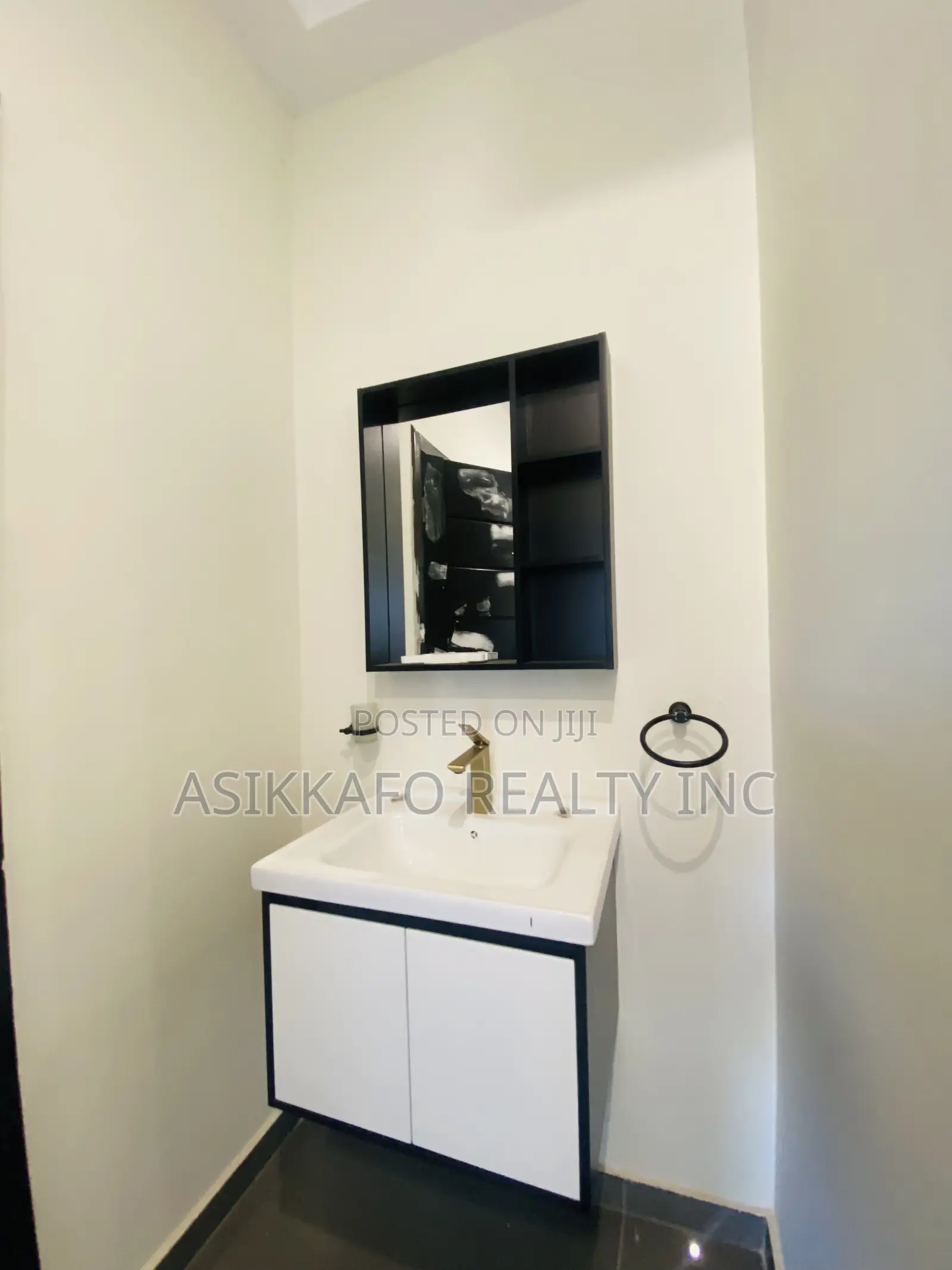 4bdrm Duplex in Kotobaabi, Spintex for rent