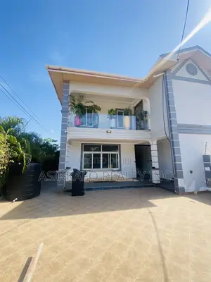 4bdrm Duplex in Kotobaabi, Spintex for rent