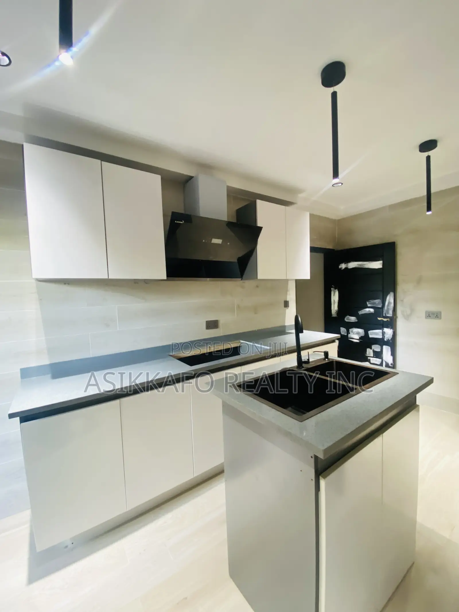4bdrm Duplex in Kotobaabi, Spintex for rent