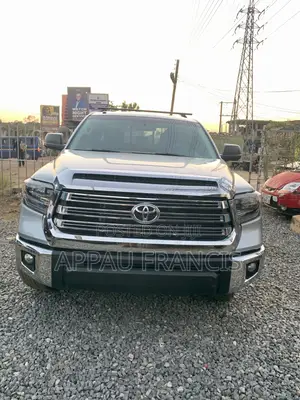 Toyota Tundra 2015 Silver