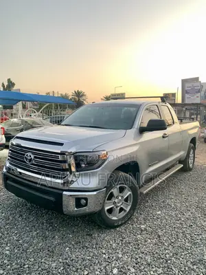 Toyota Tundra 2015 Silver