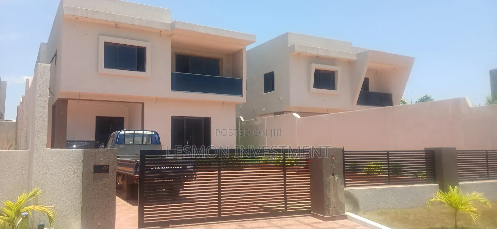 4bdrm Duplex in Lesmon Investments, Manet Junction for sale