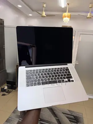 Laptop Apple MacBook Pro 2015 16GB Intel Core i7 SSD 256GB