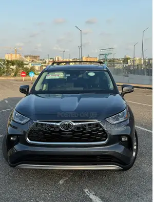 Toyota Highlander Platinum AWD 2020 Gray