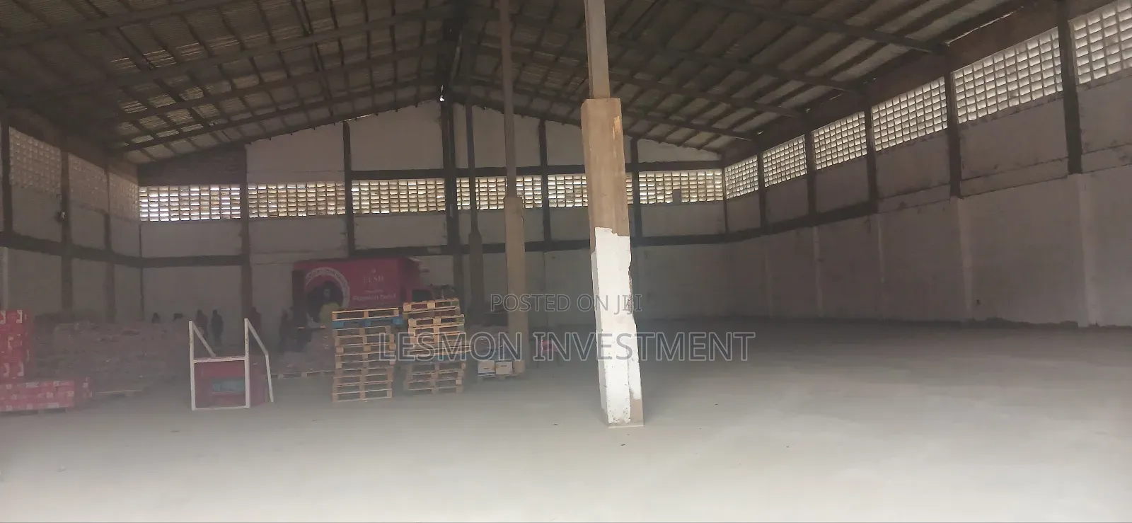 Warehouse Measuring 1200 SQM Is for Rent at Dzorwulu for Rent