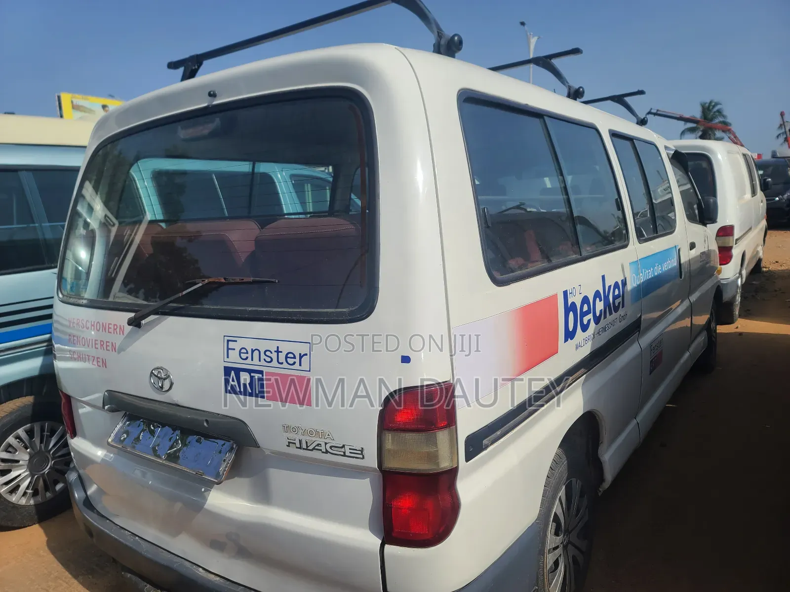 Toyota HiAce 2000 White