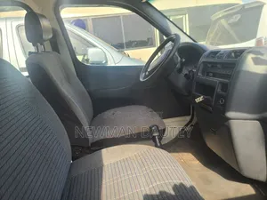 Toyota HiAce 2000 White