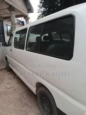 Toyota HiAce 2010 White