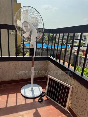 Rechargeable Electric/ Solar Fan . 18 Inches