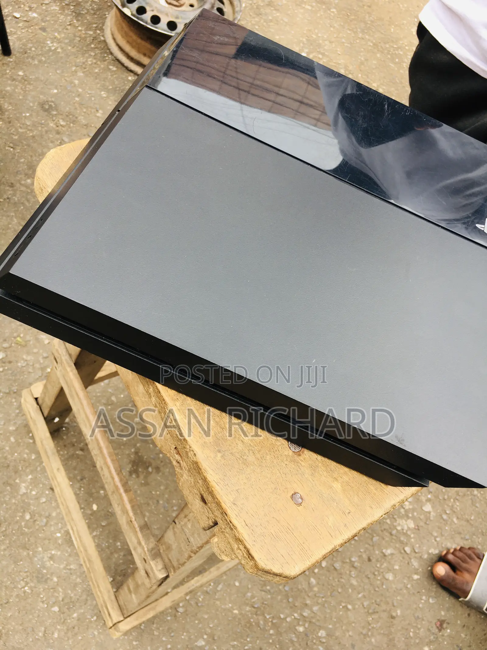 Playstation 4 Standard Available on the Low