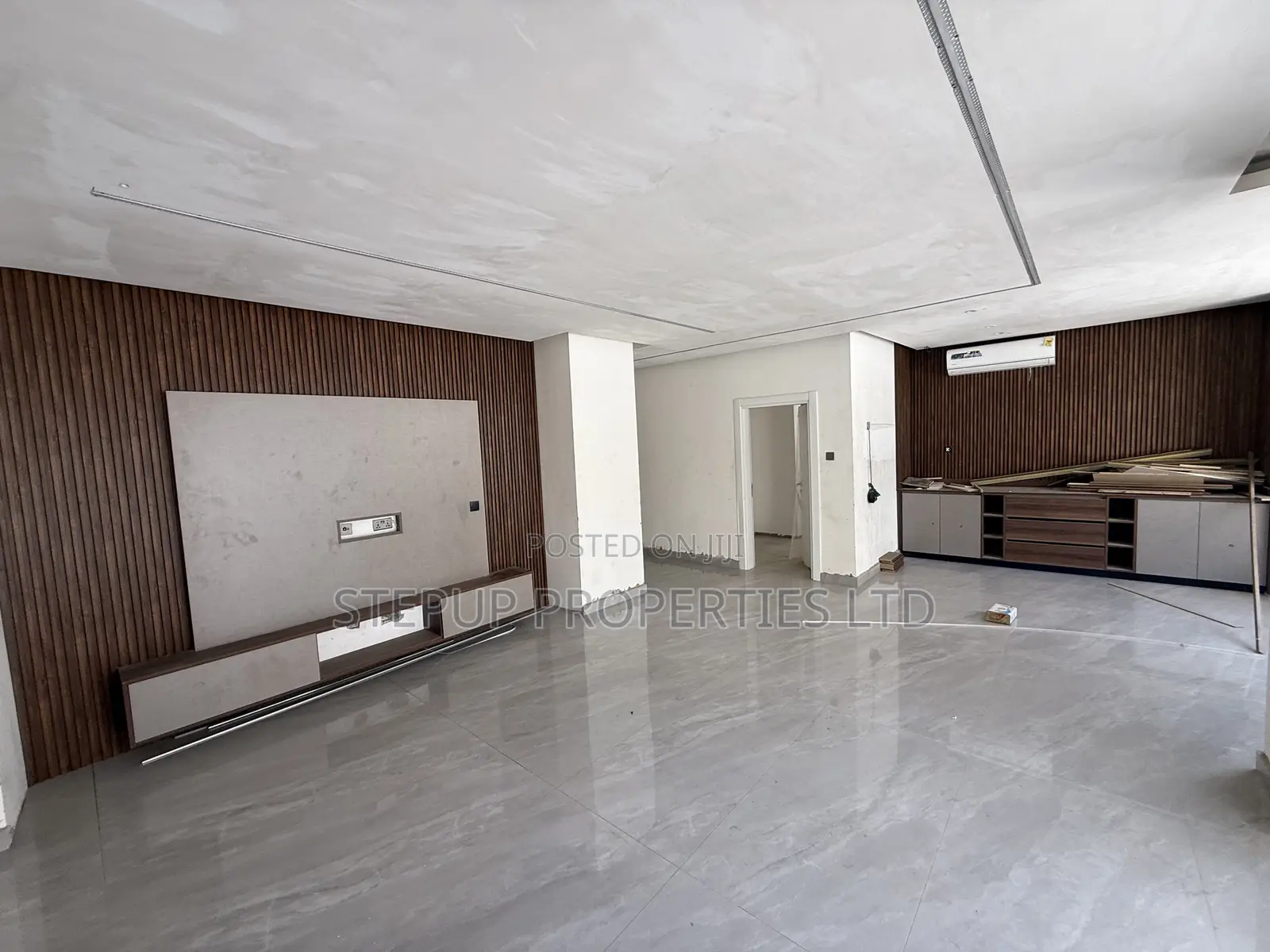 5bdrm Townhouse/Terrace in East Legon Hills for sale