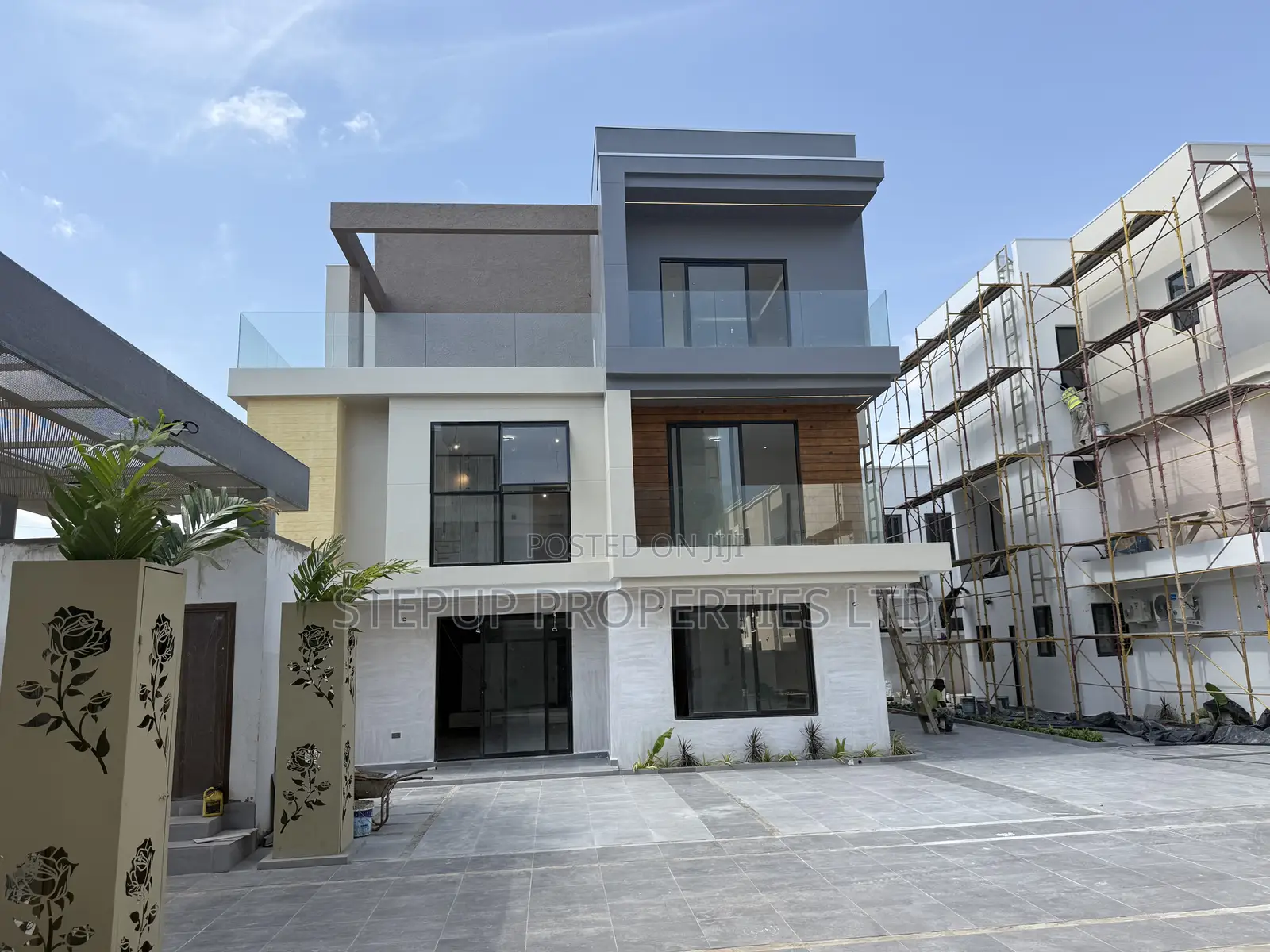 5bdrm Townhouse/Terrace in East Legon Hills for sale