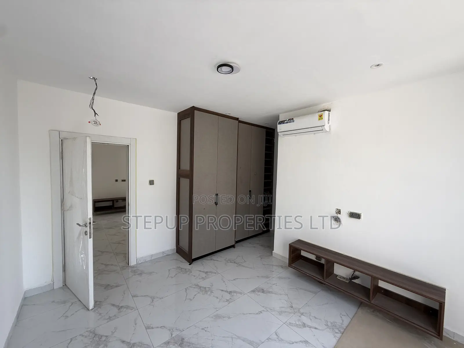 5bdrm Townhouse/Terrace in East Legon Hills for sale