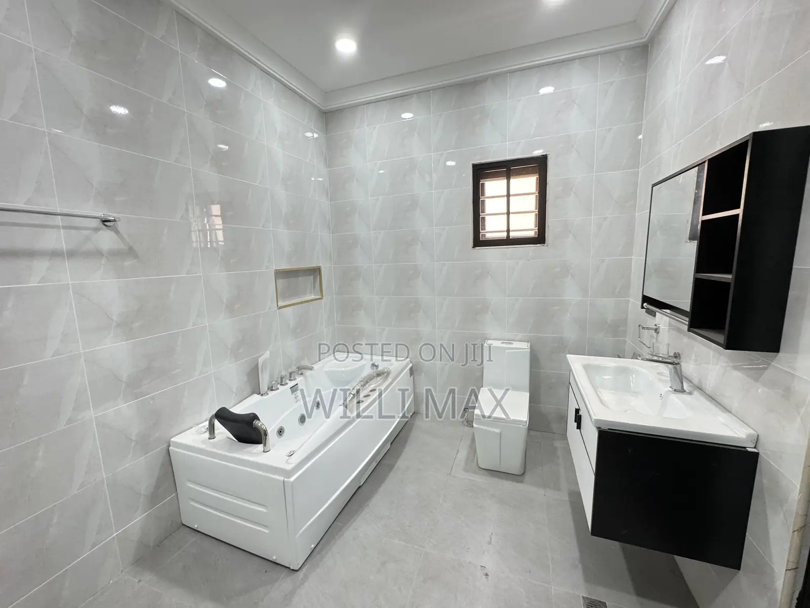 4bdrm Duplex in Oyarifa for sale