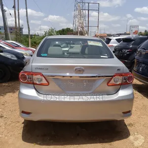 Toyota Corolla LE 4dr Sedan (1.8L 4cyl 4A) 2012 Silver