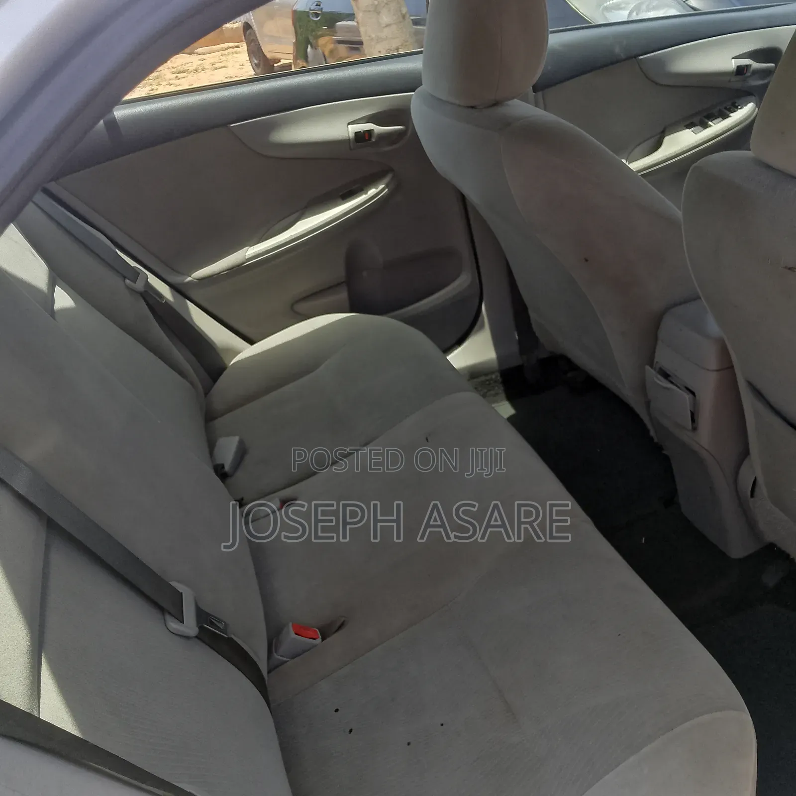 Toyota Corolla LE 4dr Sedan (1.8L 4cyl 4A) 2012 Silver