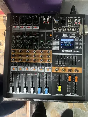 Yamaha Hl-M8 8 Channel Console Mixer
