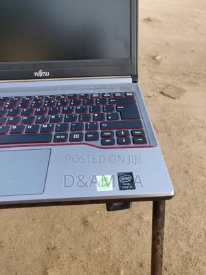 Laptop Fujitsu Lifebook E736 8GB Intel Core i5 HDD 500GB