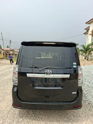 Toyota Voxy 2010 Black