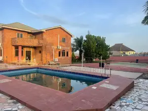 7bdrm Mansion in Kwabenya Acp for sale