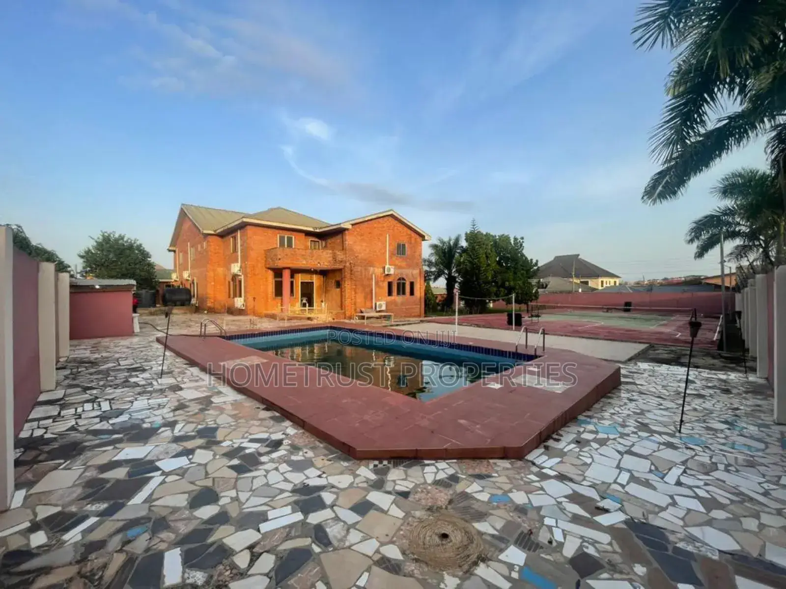 7bdrm Mansion in Kwabenya Acp for sale