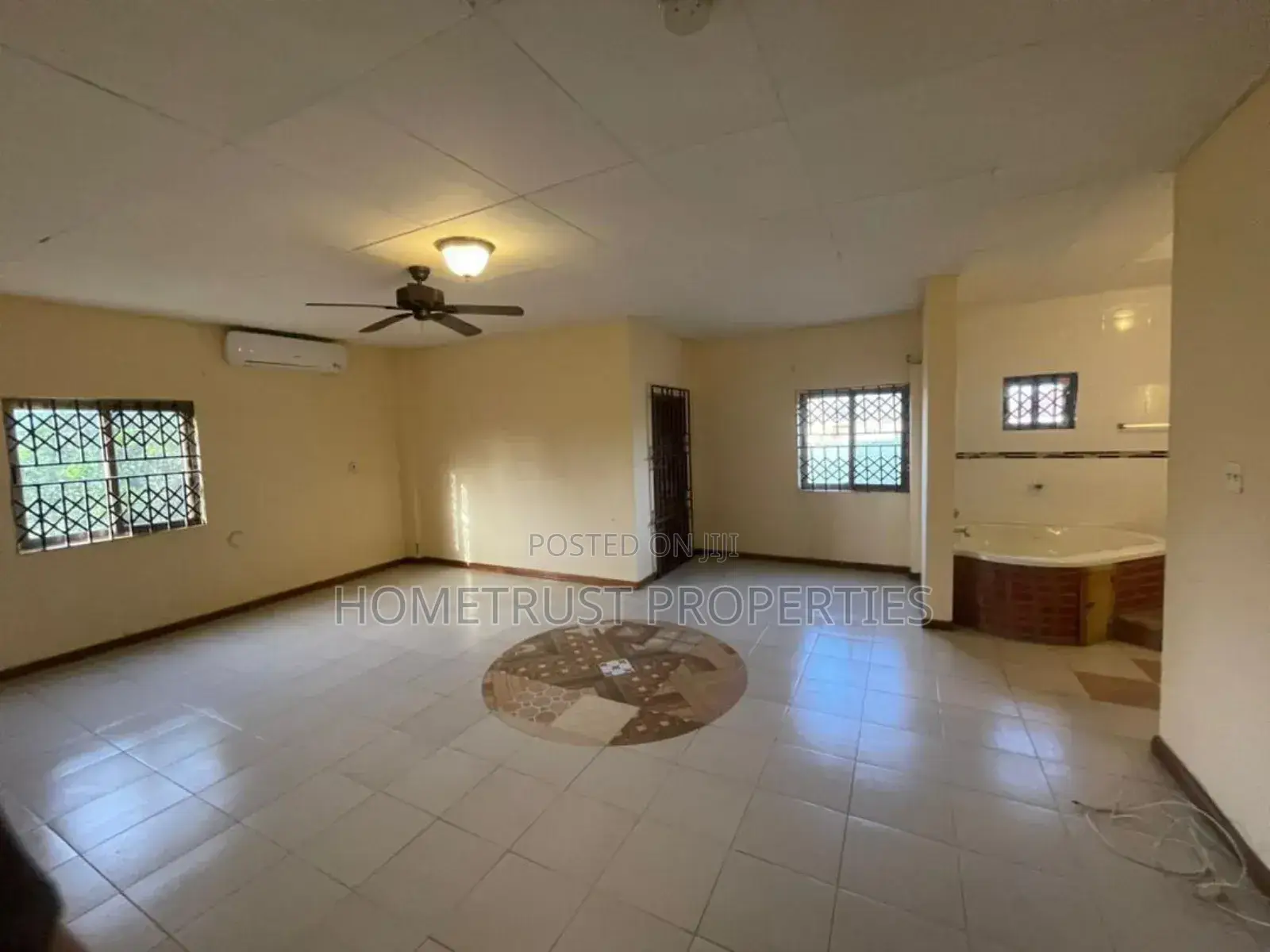 7bdrm Mansion in Kwabenya Acp for sale