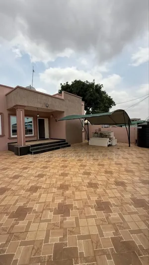 3bdrm Duplex in Ebenard Properties, Accra Metropolitan for rent