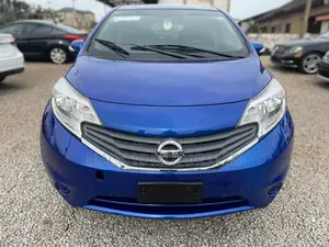 Nissan Versa 1.6 SV 2016 Blue
