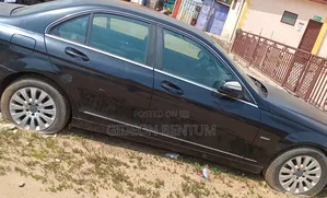 Mercedes-Benz 220 2008 Black