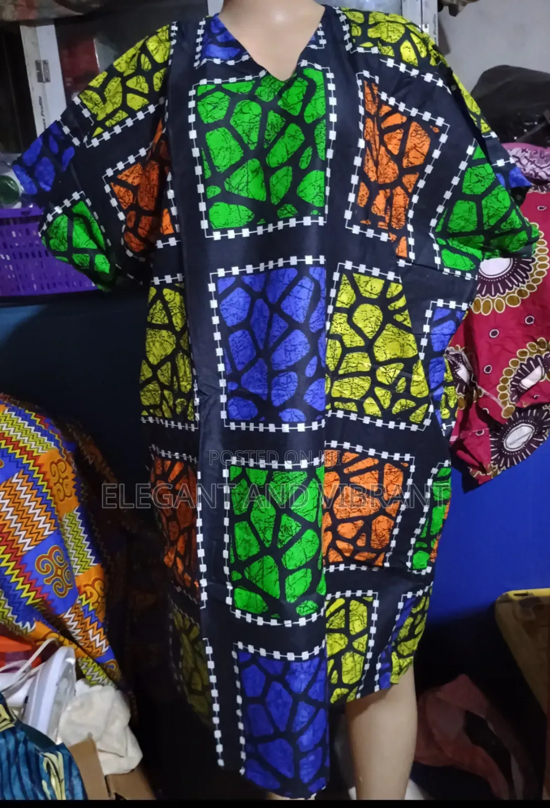 Single African Wear to the Knee