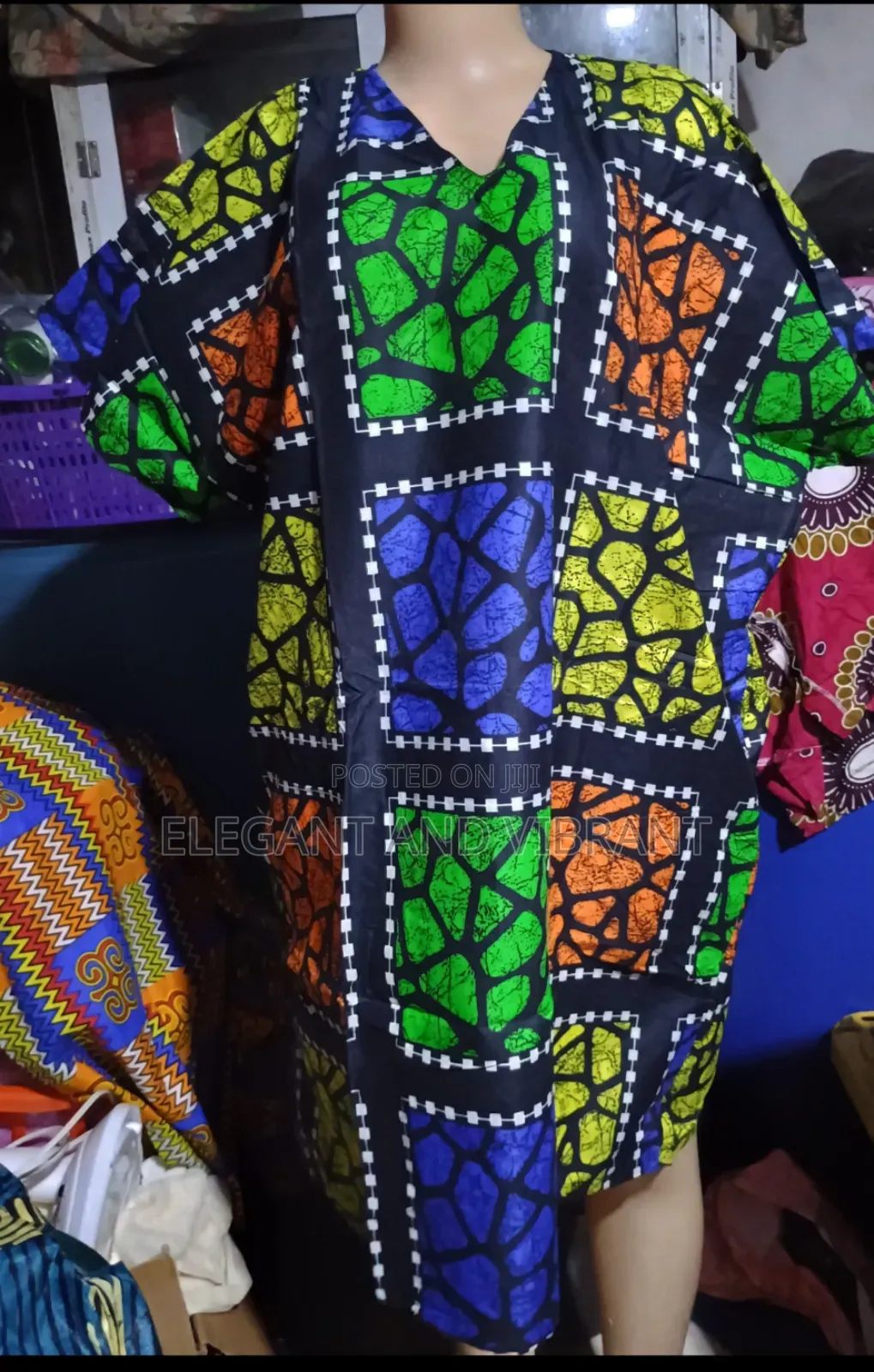 Single African Wear to the Knee