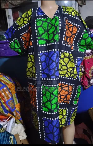 Single African Wear to the Knee