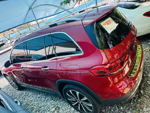 Mercedes-Benz GLB-Class 2022 Red