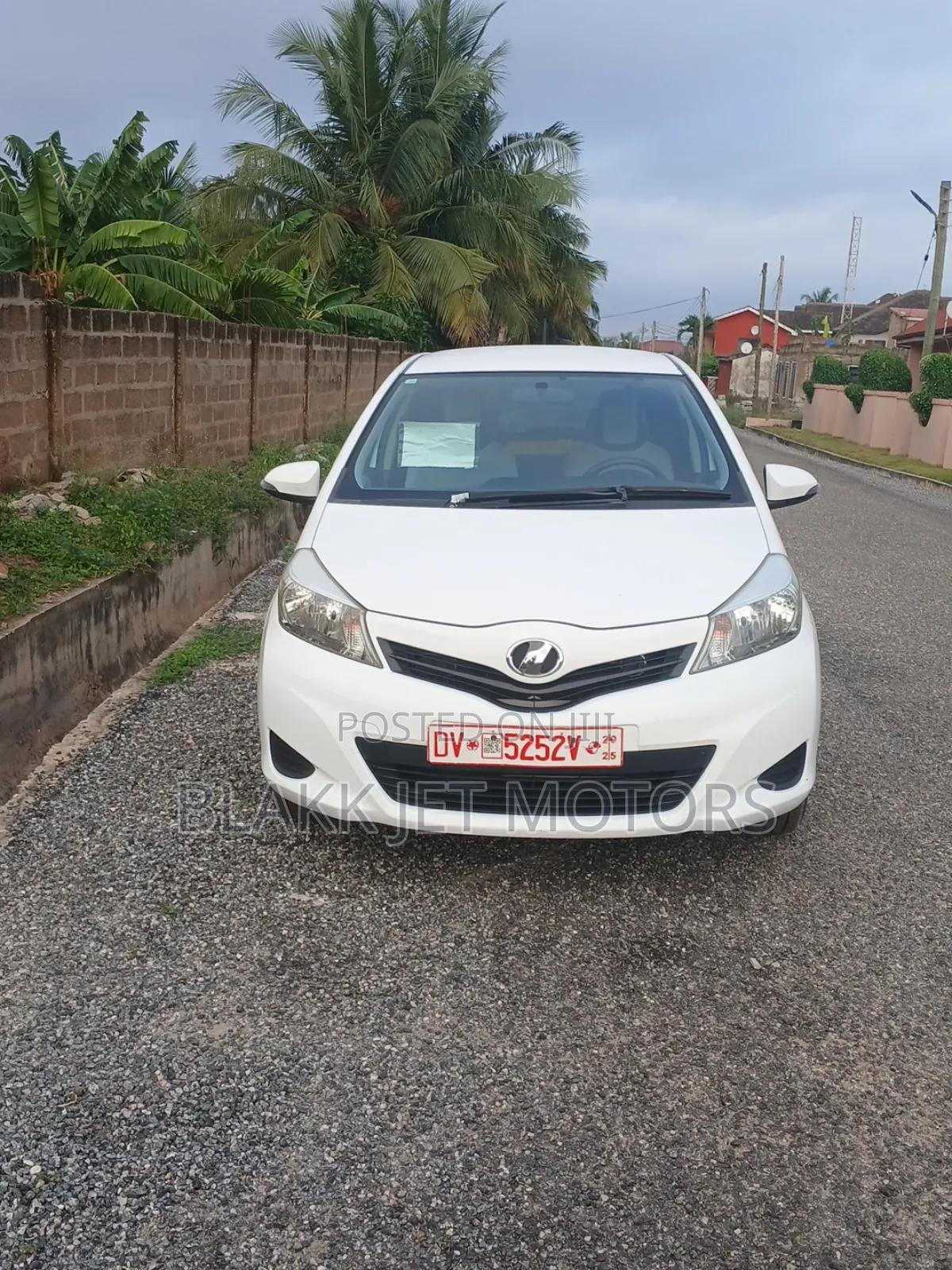 Toyota Vitz 1.3 AWD 5dr 2012 White