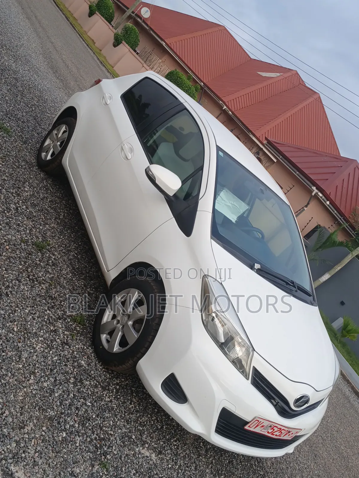 Toyota Vitz 1.3 AWD 5dr 2012 White