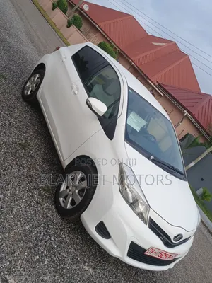 Toyota Vitz 1.3 AWD 5dr 2012 White