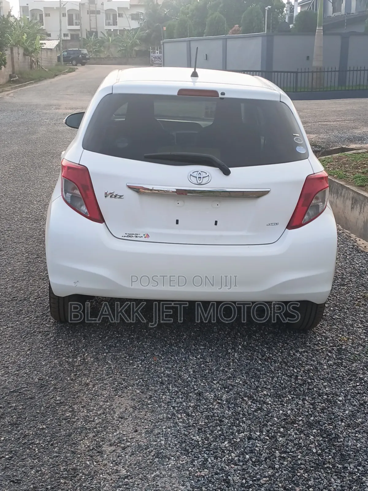 Toyota Vitz 1.3 AWD 5dr 2012 White
