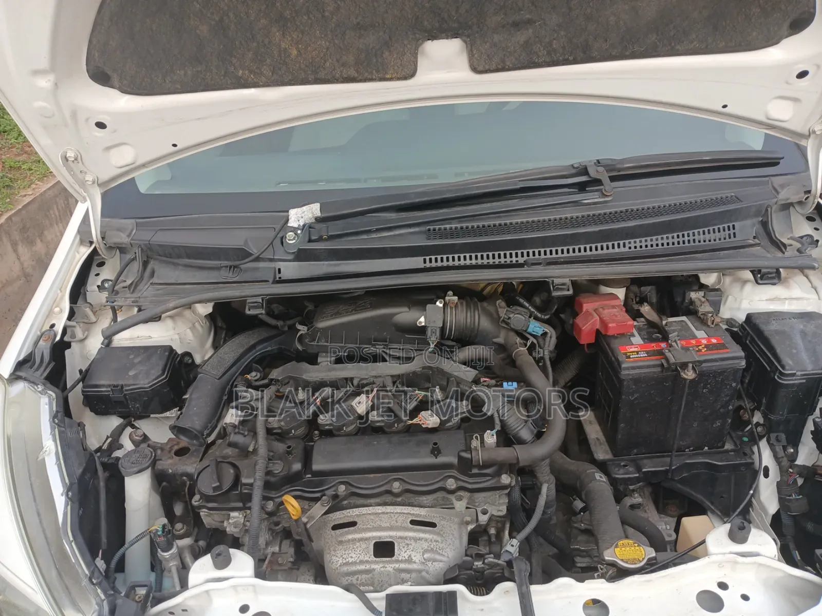 Toyota Vitz 1.3 AWD 5dr 2012 White