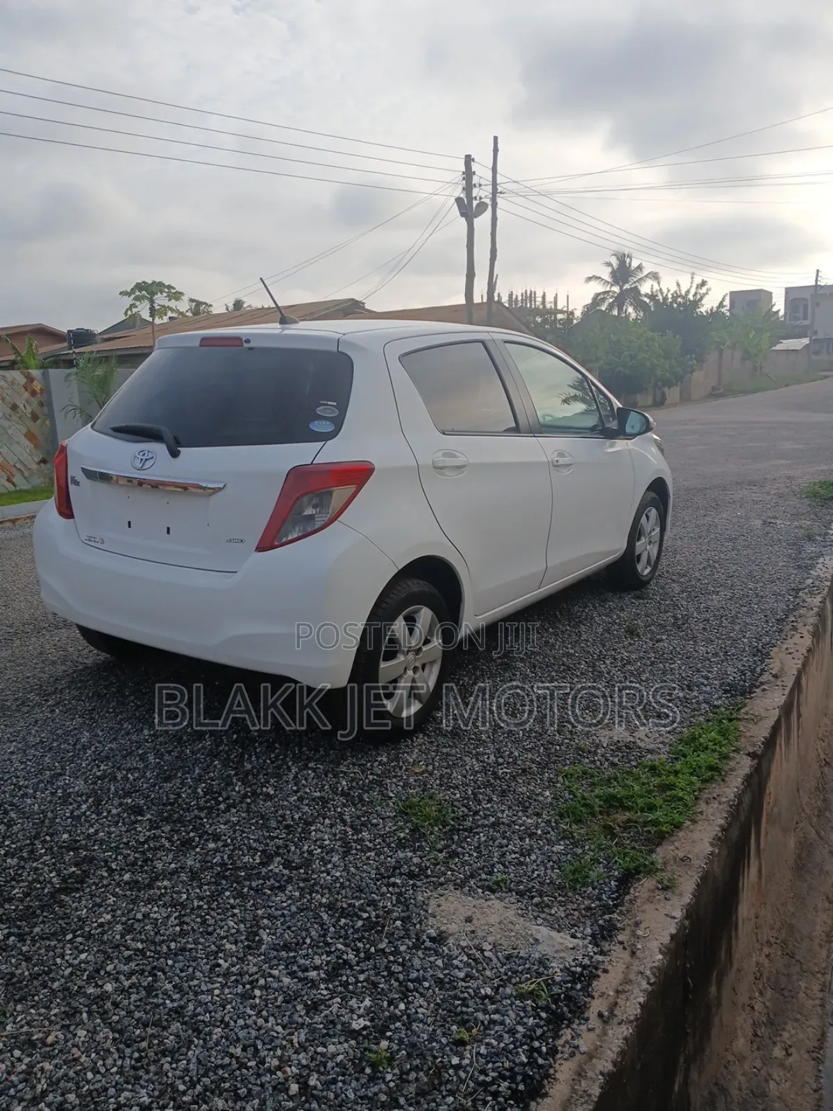 Toyota Vitz 1.3 AWD 5dr 2012 White