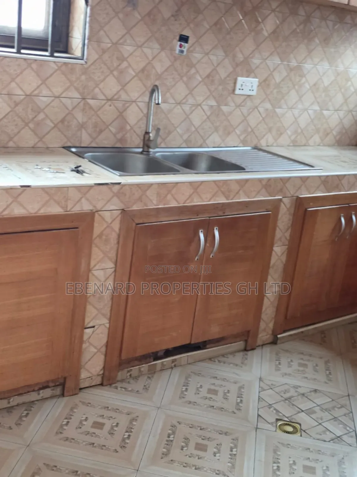 3bdrm Apartment in Ebenard Properties, Lashibi for rent