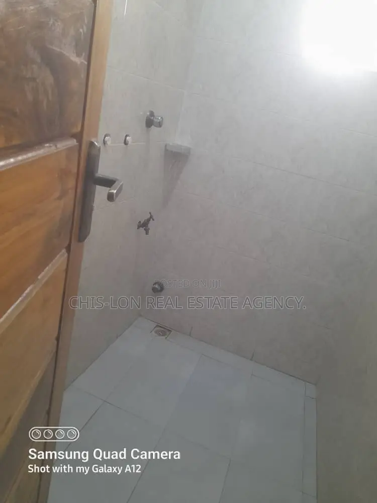1bdrm Apartment in Chis-Lon Broker’S, Bluetop Estate for rent