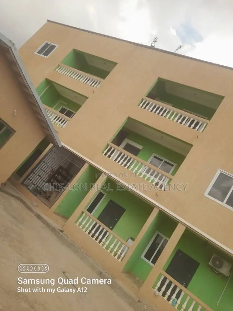 1bdrm Apartment in Chis-Lon Broker’S, Bluetop Estate for rent