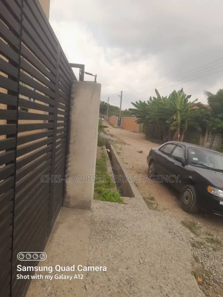 1bdrm Apartment in Chis-Lon Broker’S, Bluetop Estate for rent