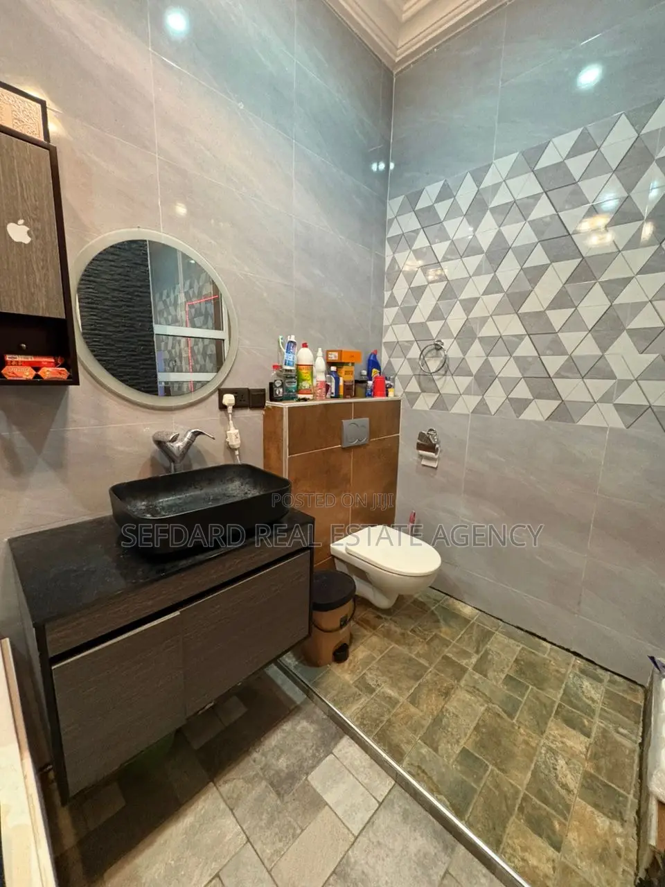 5bdrm Apartment in Sefdard Properties, Amasaman for sale