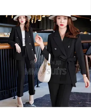 Quality 2-piece Ladies Double-breasted Suit With Belt In Black