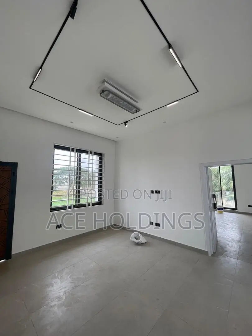 4bdrm Mansion in Acp, Kwabenya for sale