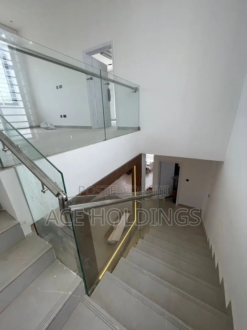 4bdrm Mansion in Acp, Kwabenya for sale