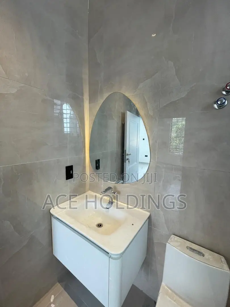 4bdrm Mansion in Acp, Kwabenya for sale