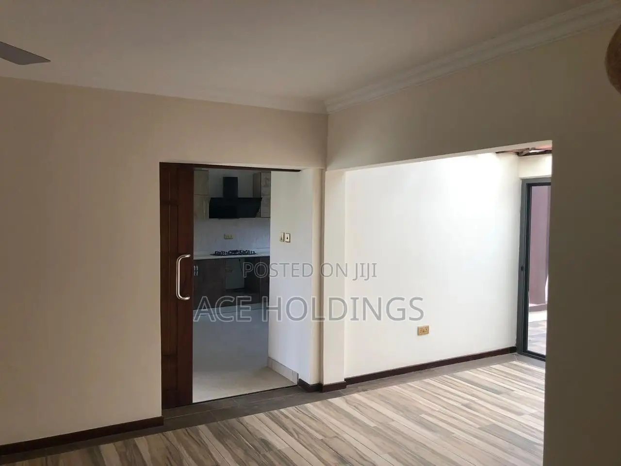 3bdrm House in Community 22, Tema Metropolitan for sale